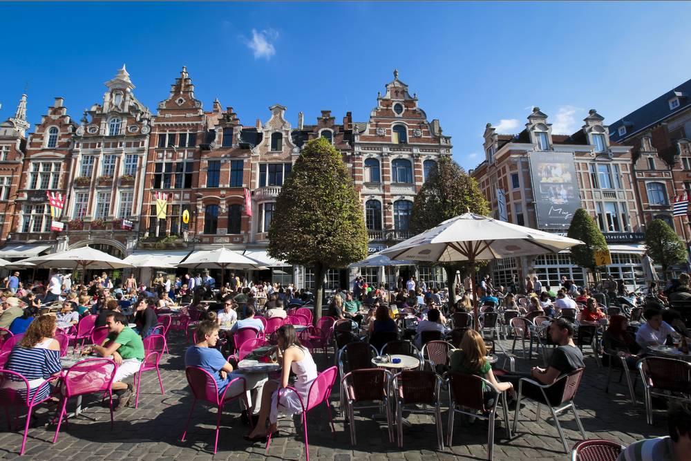Realx at longest bar in the world at Oude Markt Square, Leuven