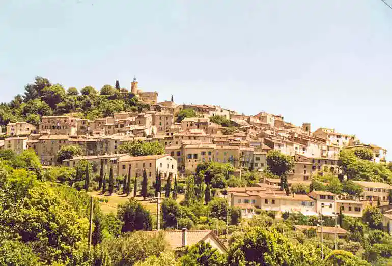Explore a small town, Fayence -  South of France